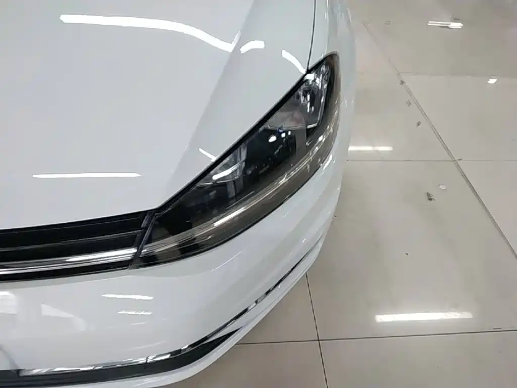 Volkswagen Golf — миниатюра 24