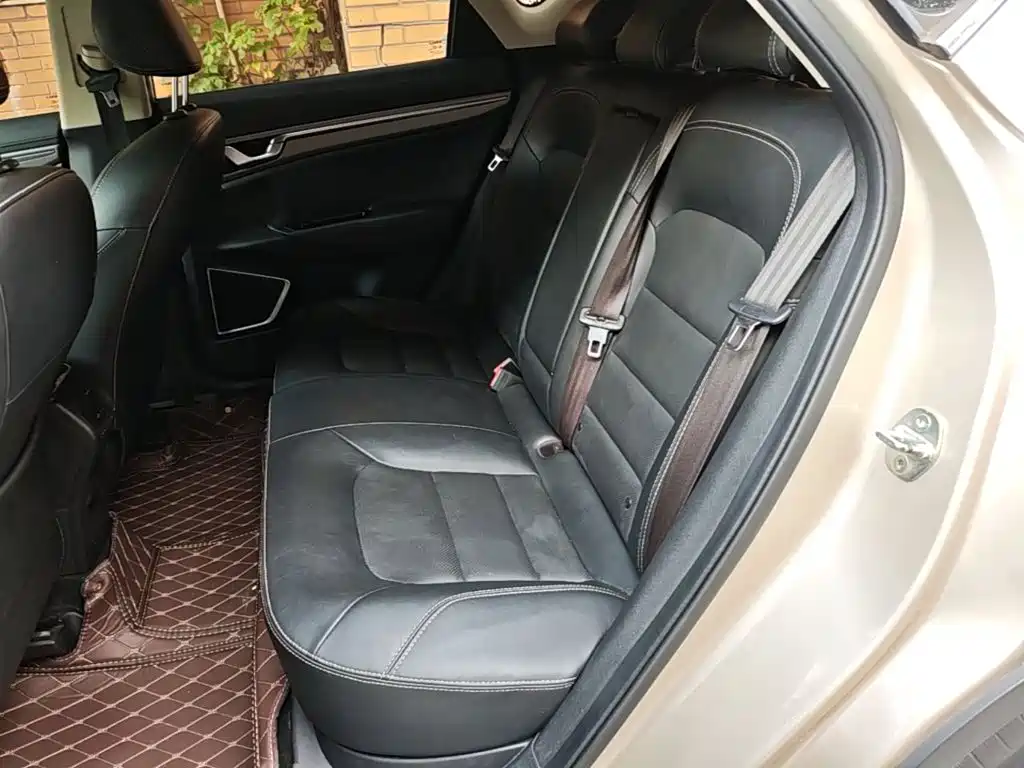 Geely Emgrand GS — миниатюра 17