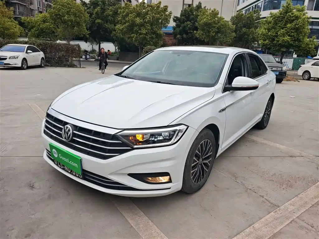 Volkswagen Sagitar 2020