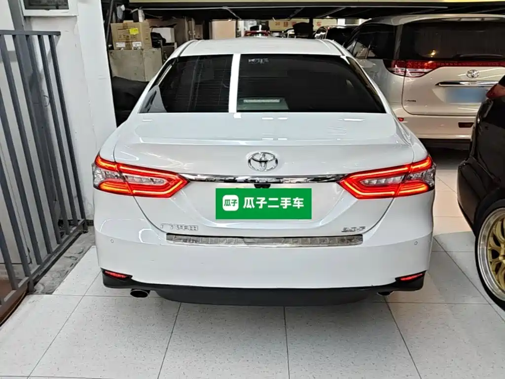 Toyota Camry — миниатюра 6