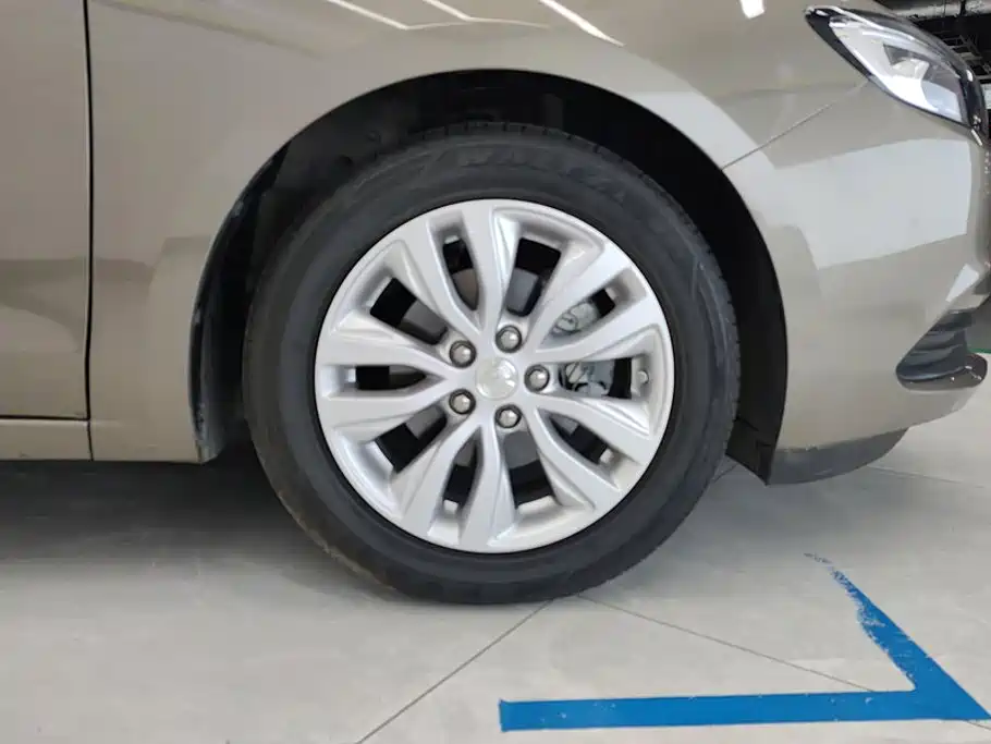 Buick Excelle — миниатюра 6