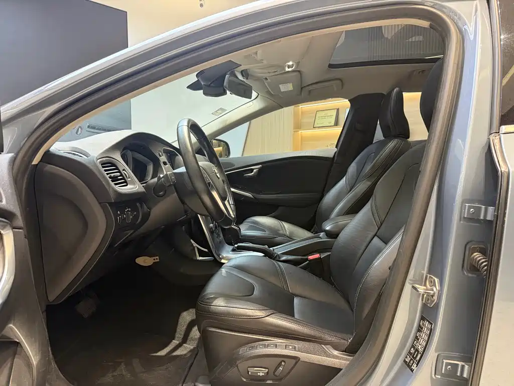 Volvo V40 2017 T3