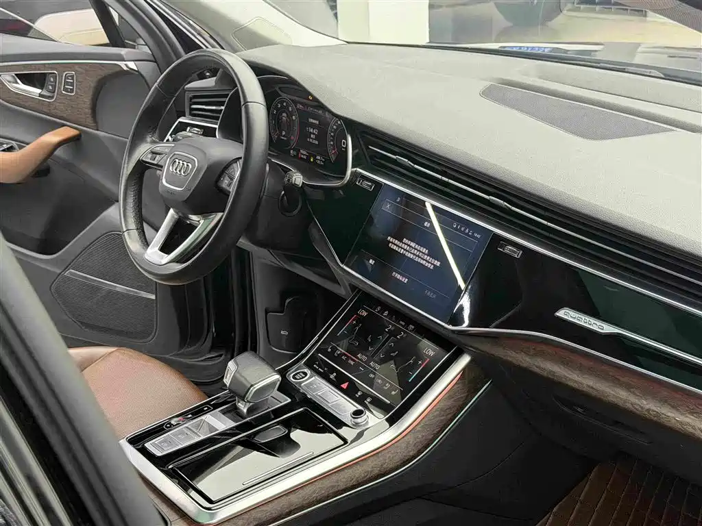 Audi Q7 — миниатюра 11