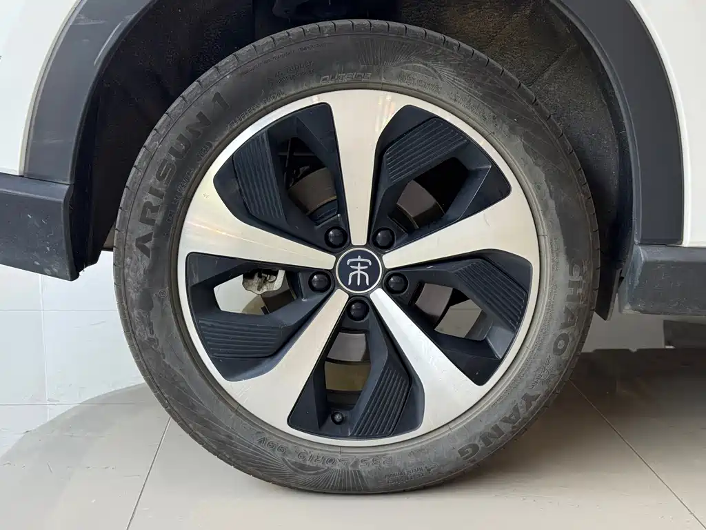 BYD PLUS New Energy — миниатюра 10