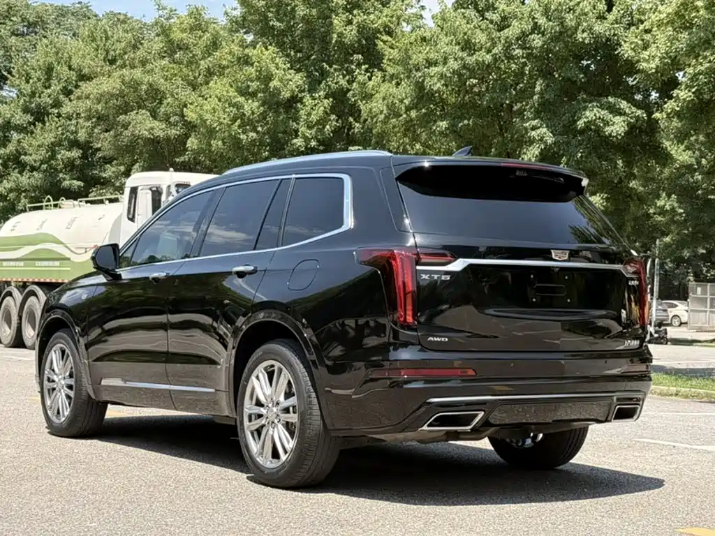 Cadillac XT6 2022 2.0T мест Luxury