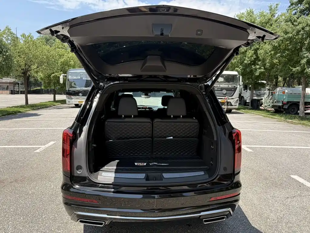 Cadillac XT6 2022 2.0T мест Luxury