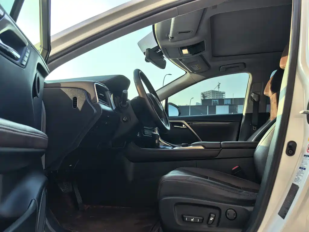 Lexus RX — миниатюра 14