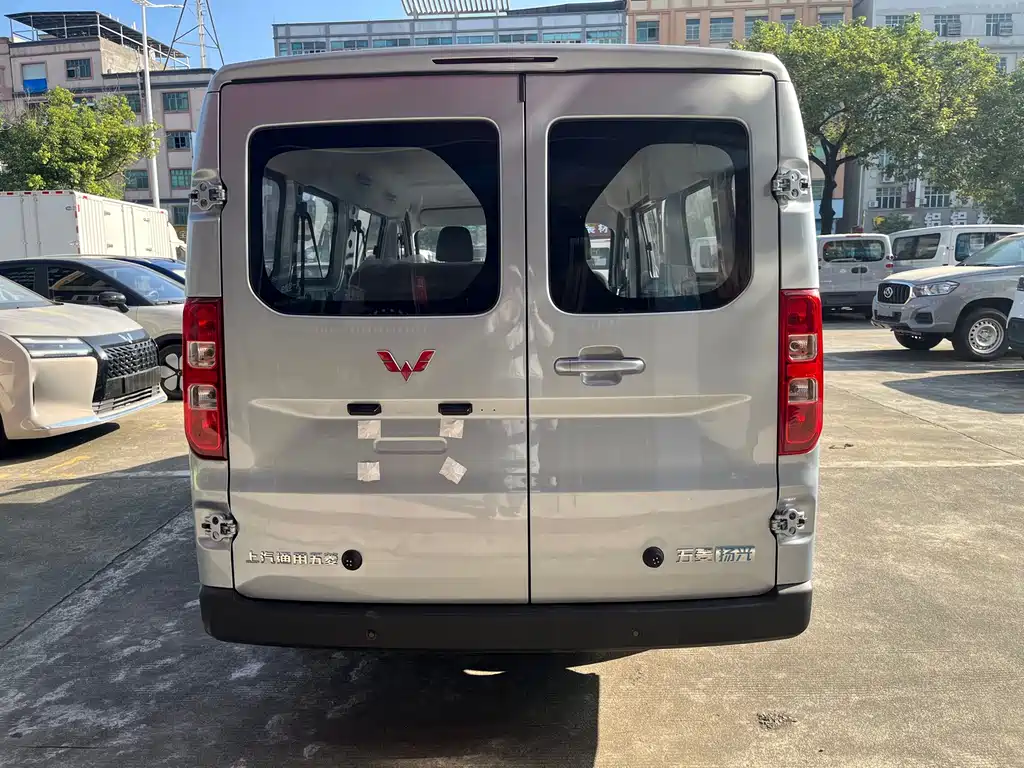 Wuling Yangguang — миниатюра 6