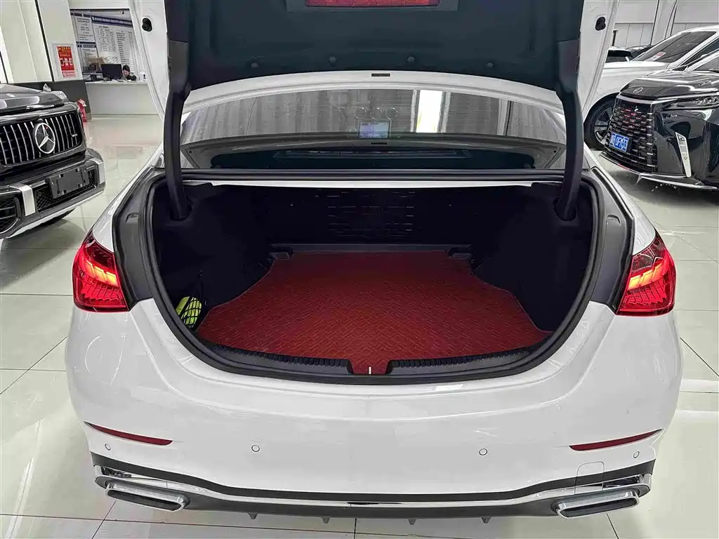 Mercedes-Benz C-Class — миниатюра 27