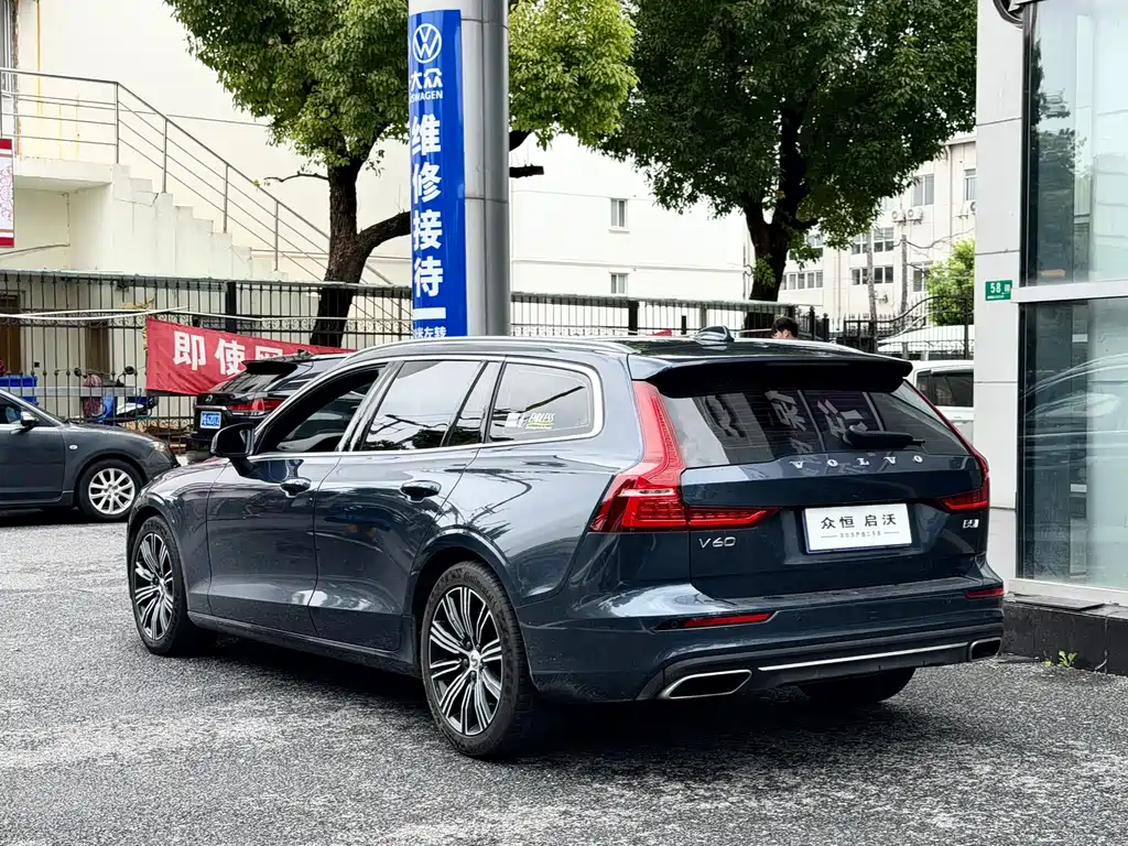 Volvo V60 2022 B5 Luxury
