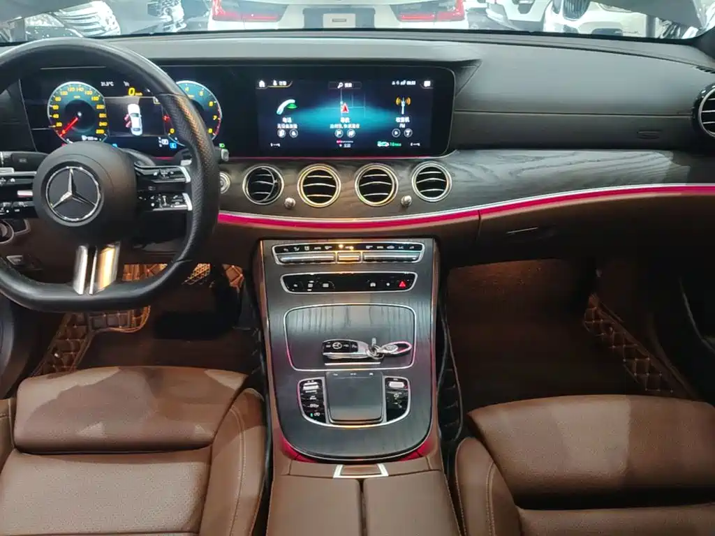 Mercedes-Benz E-Class — миниатюра 13
