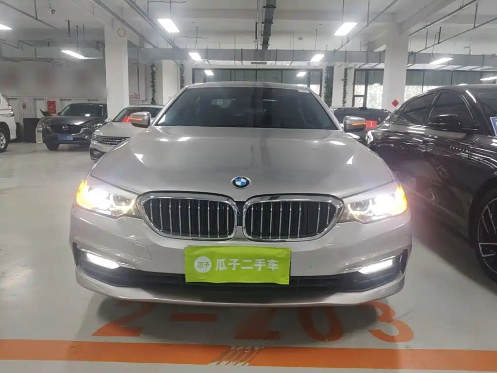 BMW 5 Series — миниатюра 3