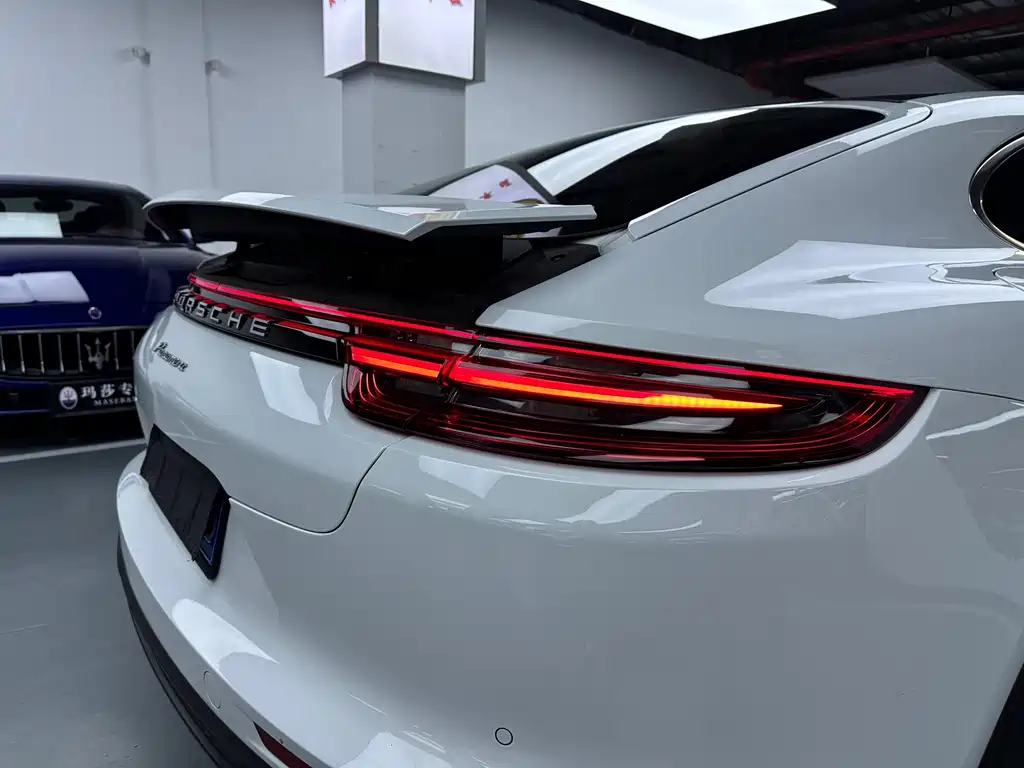 Porsche Panamera — миниатюра 24