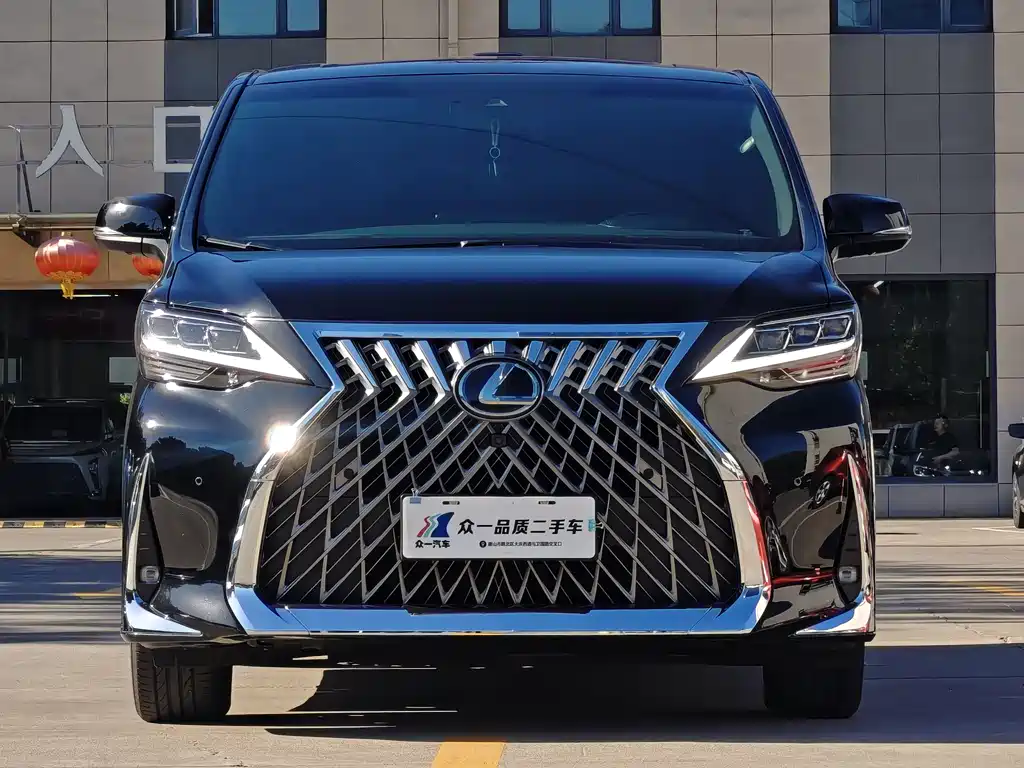 Lexus LM 2020 300h мест