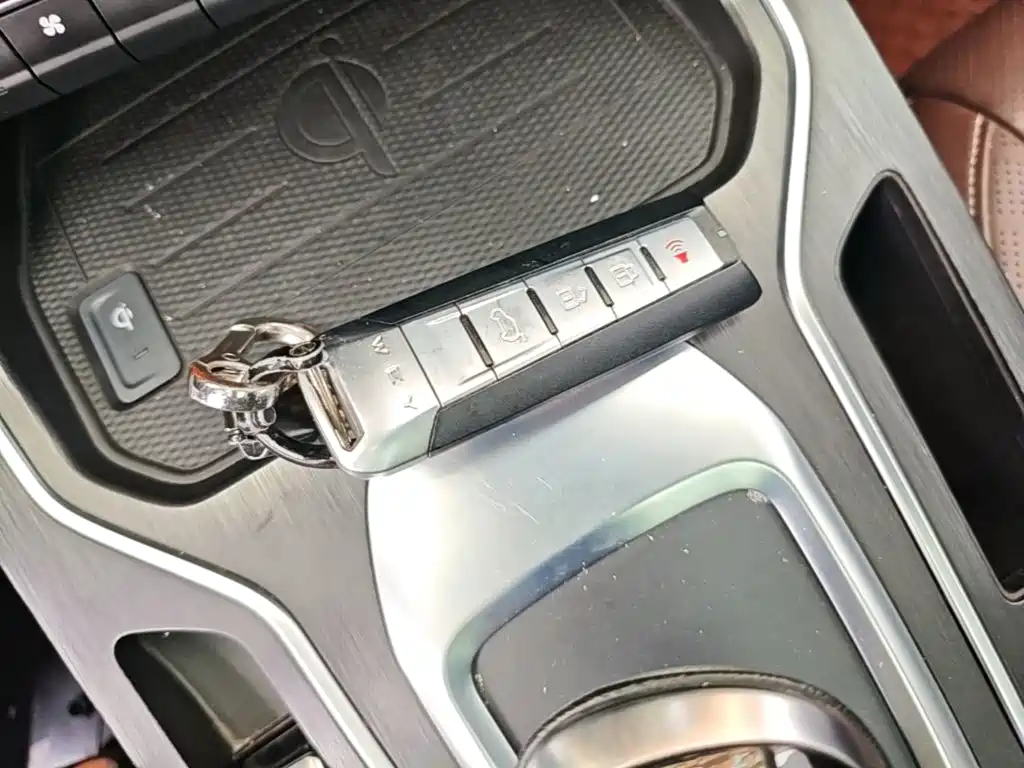 Wey Wey VV6 — миниатюра 9
