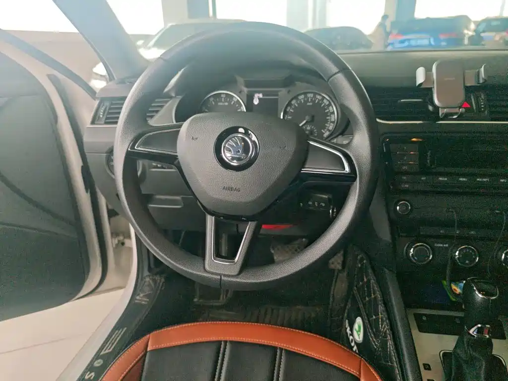 Skoda Octavia — миниатюра 11