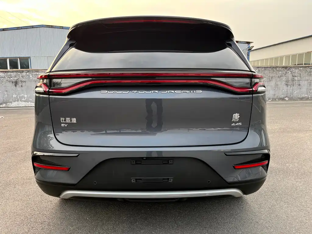 BYD Tang PHEV 2022 — фото 7