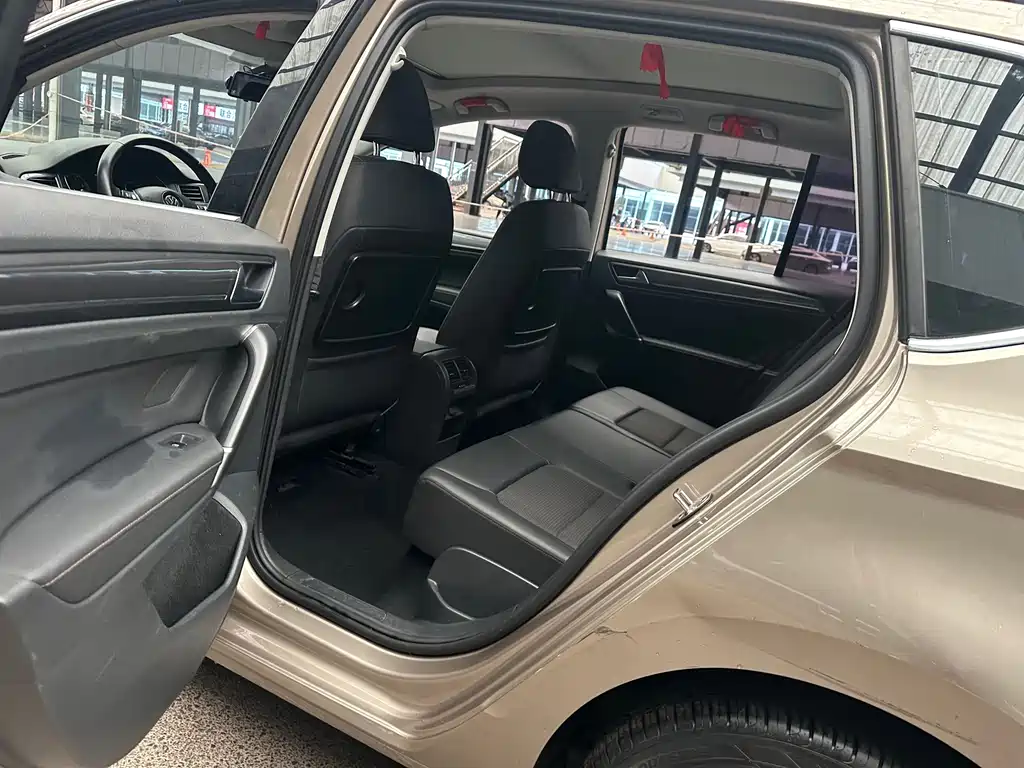 Volkswagen Golf Sportsvan — миниатюра 8