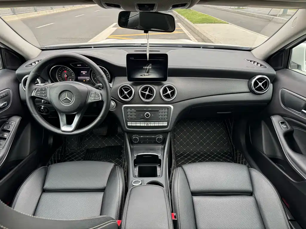 Mercedes-Benz GLA — миниатюра 8
