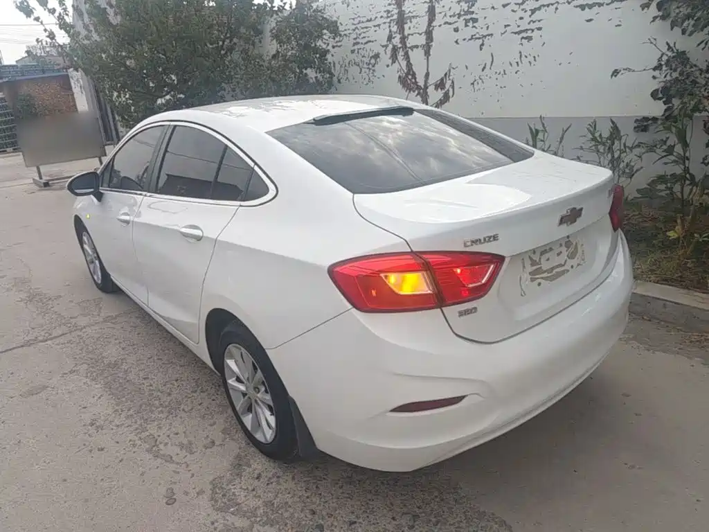 Chevrolet Cruze — миниатюра 5