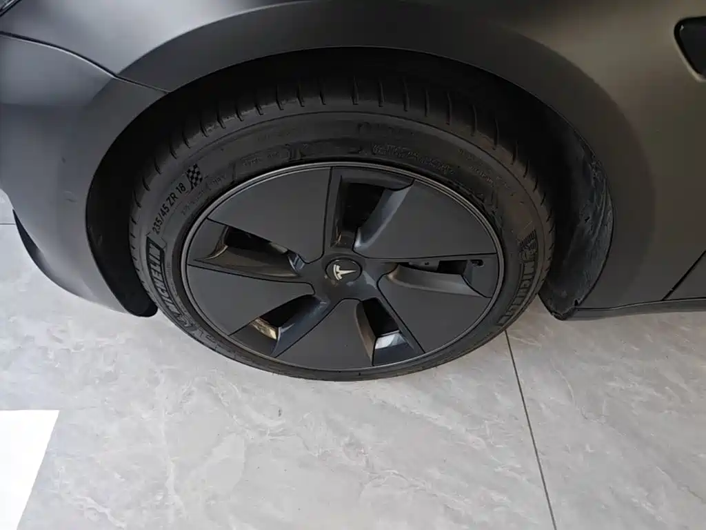 Tesla Model 3 — миниатюра 23