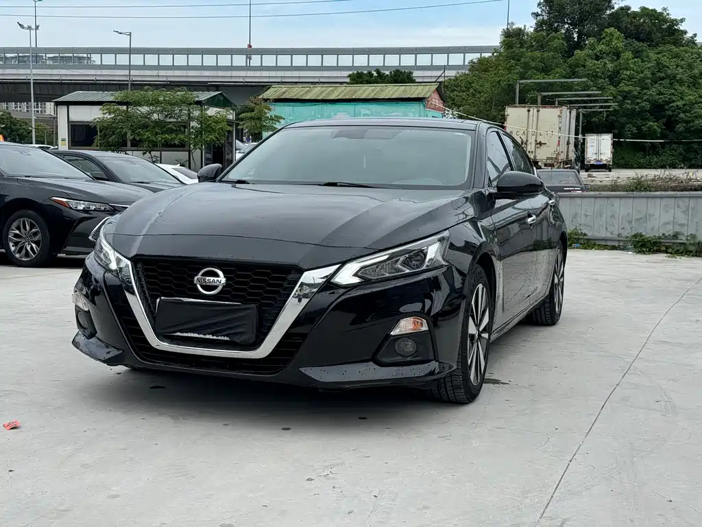 Nissan Teana 2022