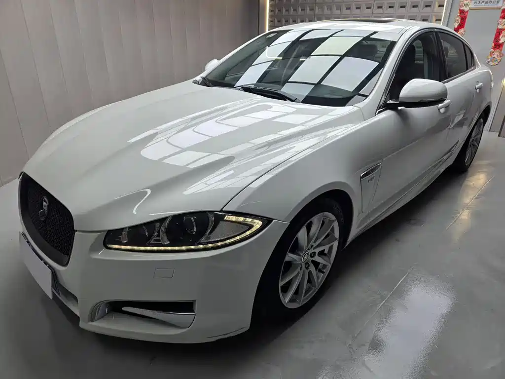 Jaguar XF 2013