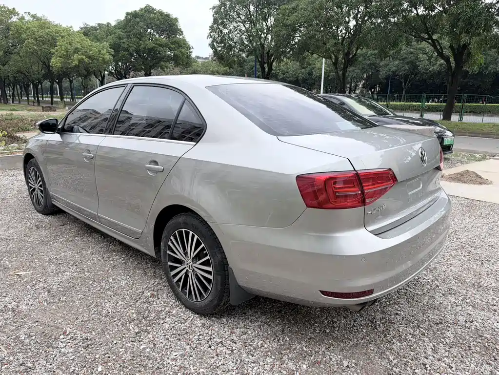 Volkswagen Sagitar — миниатюра 4