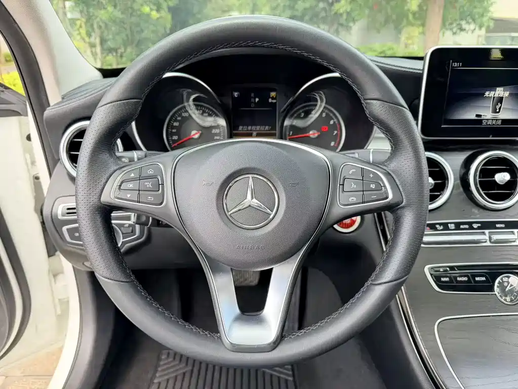 Mercedes-Benz C-Class — миниатюра 14