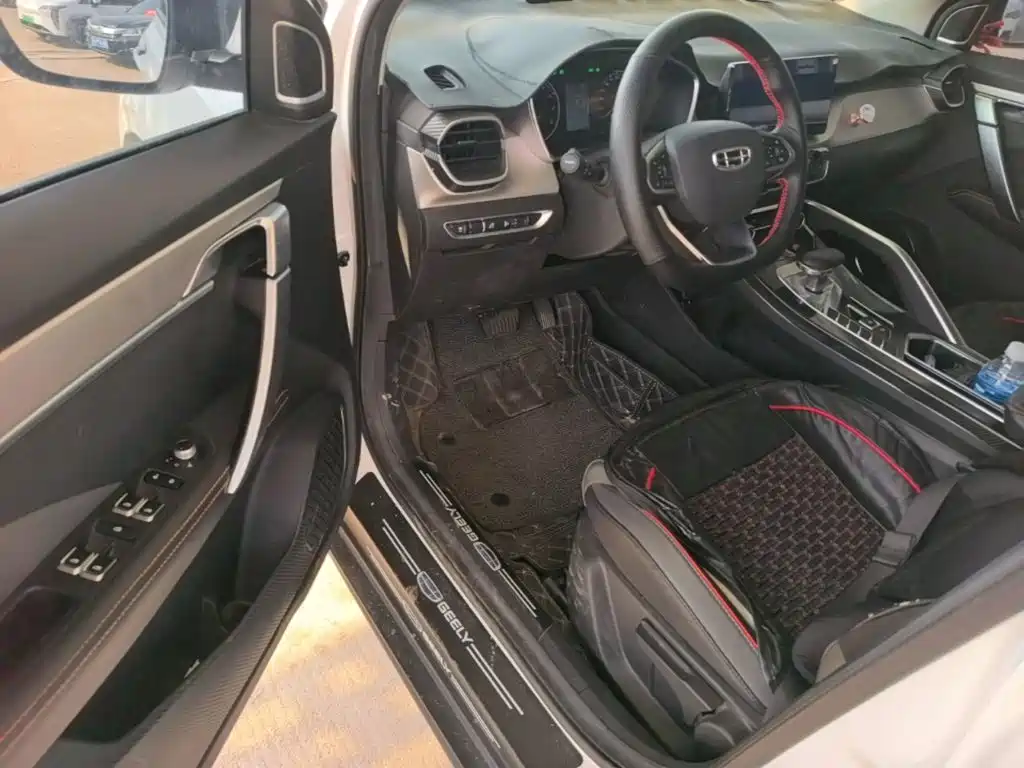 Geely Binyue — миниатюра 16