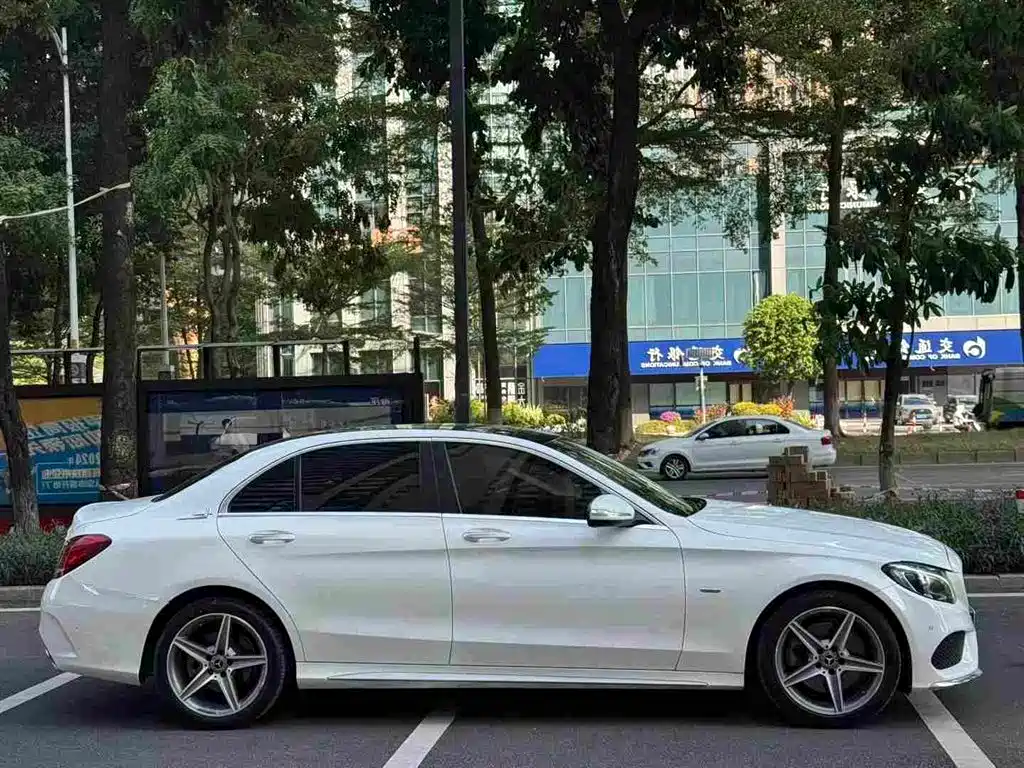 Mercedes-Benz C-Class — миниатюра 4