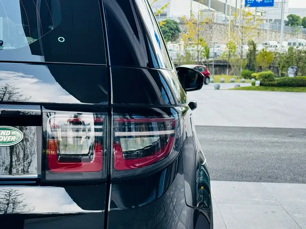 Land Rover Discovery Sport — миниатюра 7