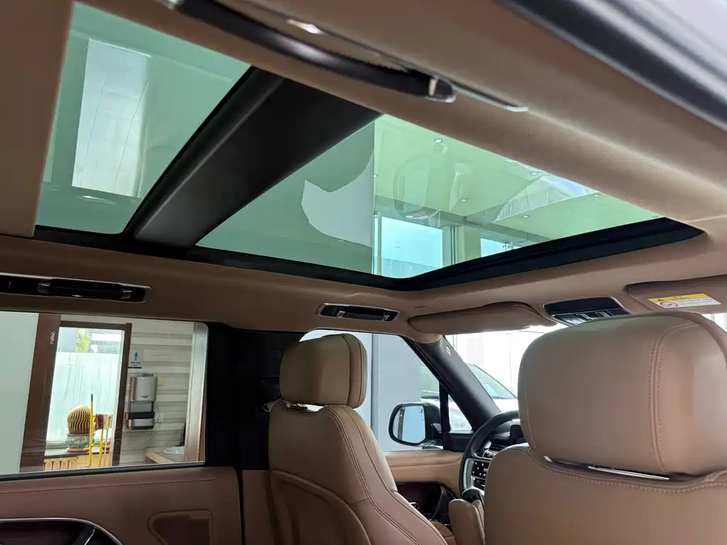 Land Rover Range Rover — миниатюра 12