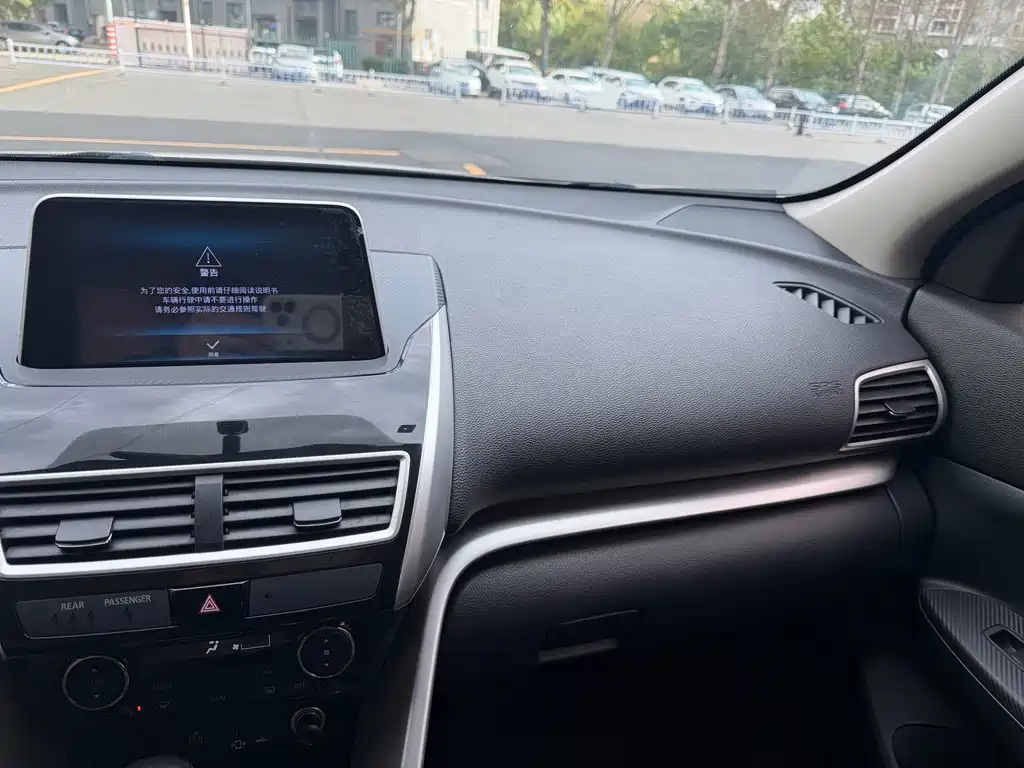 Mitsubishi Eclipse Cross — миниатюра 13