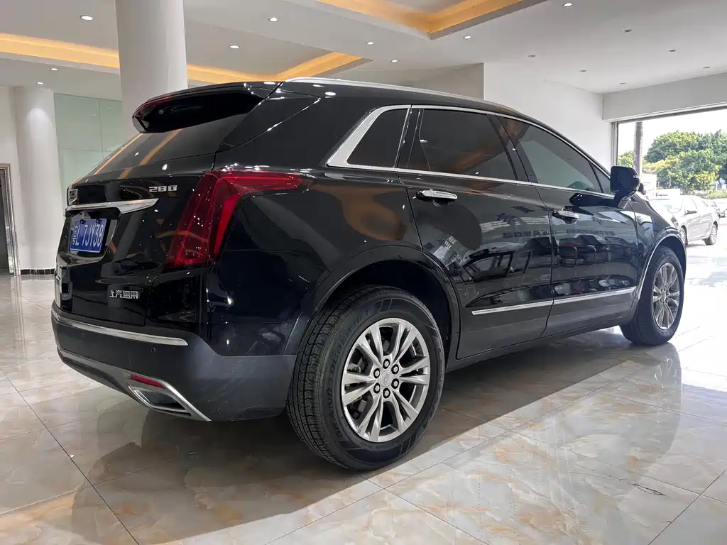 CADILLAC XT5