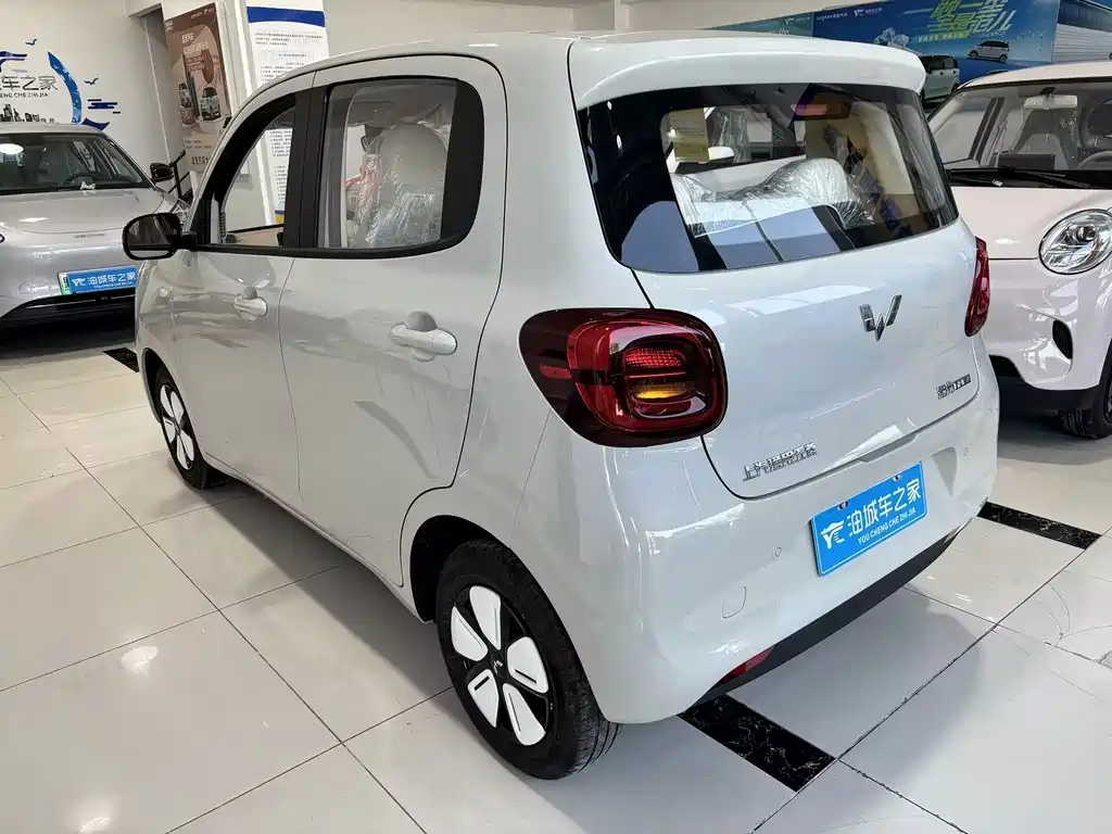 Wuling MINIEV — миниатюра 4