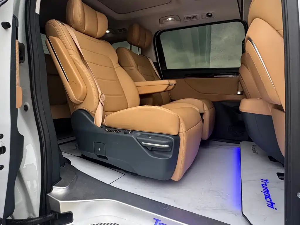 GAC Motor Trumpchi E8 PHEV — миниатюра 14