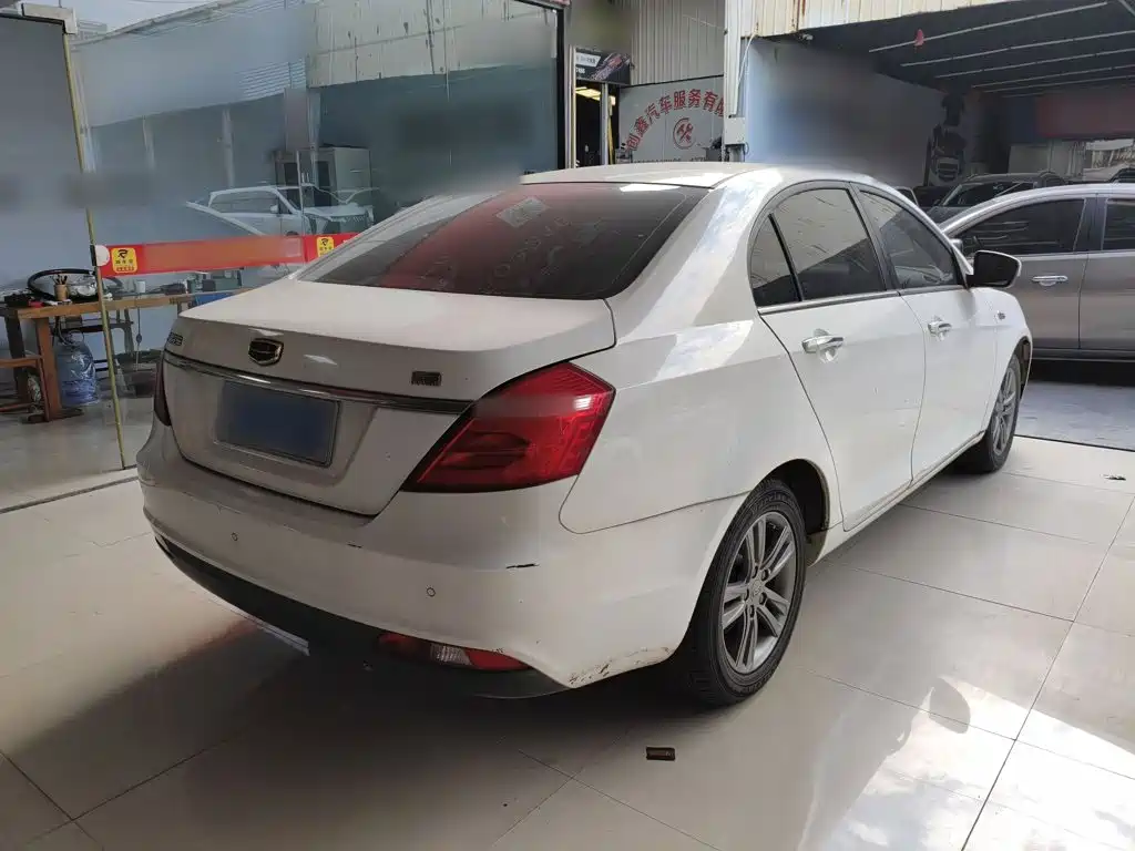 Geely Emgrand — миниатюра 7