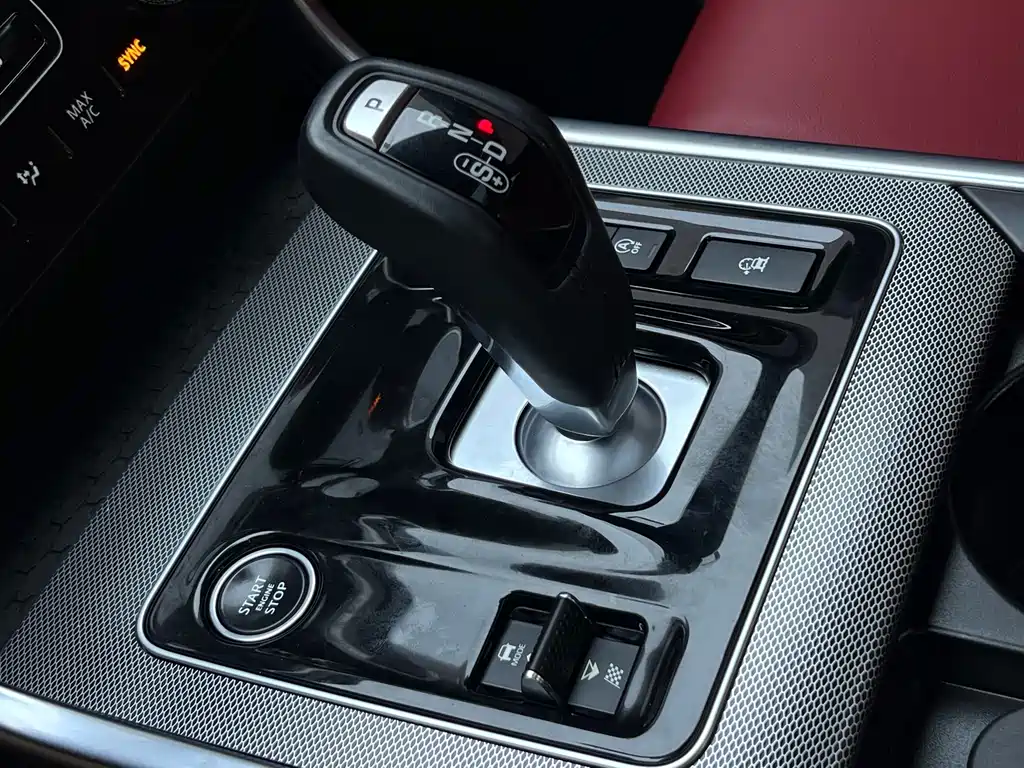 Jaguar XEL — миниатюра 11