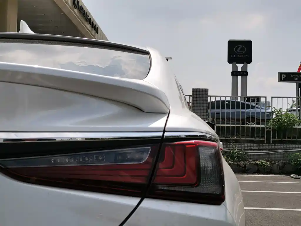 Lexus ES — миниатюра 21