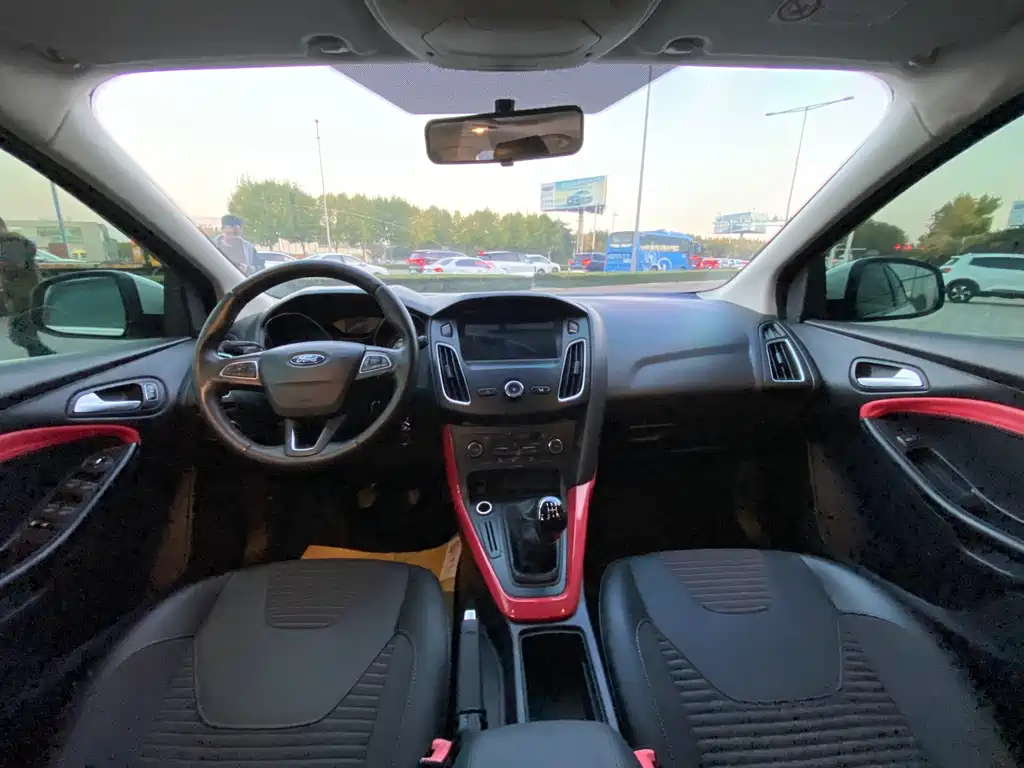 Ford Focus — миниатюра 5