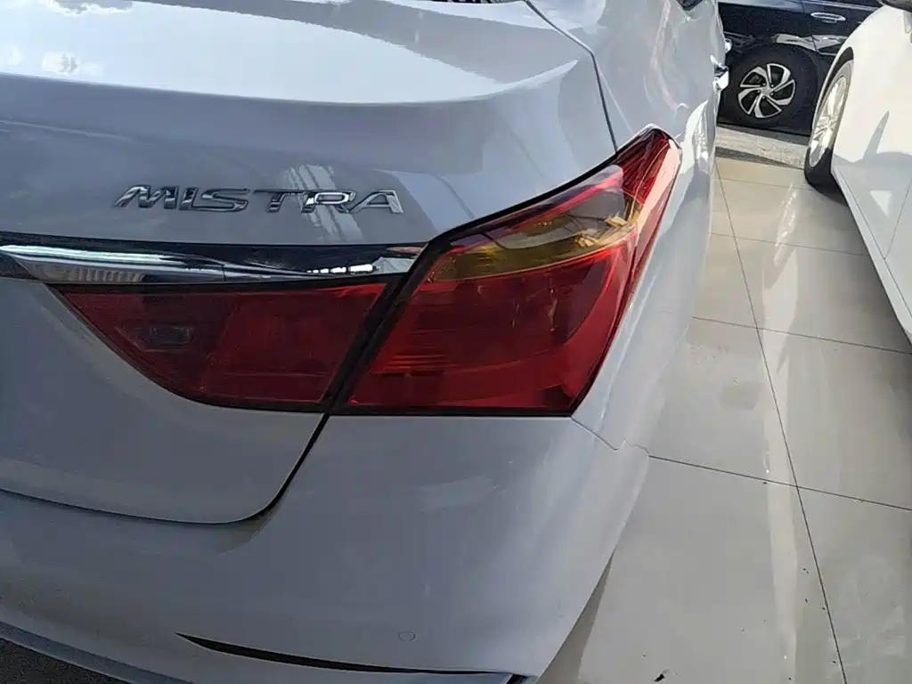 Hyundai Mistra — миниатюра 8