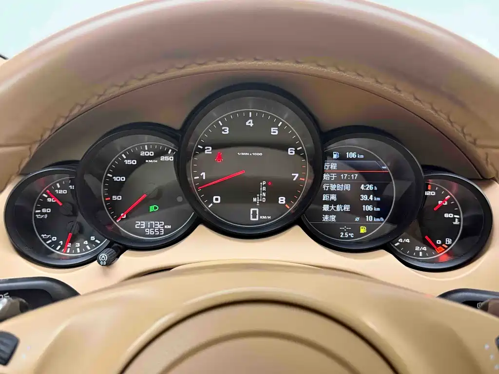 Porsche Cayenne — миниатюра 6