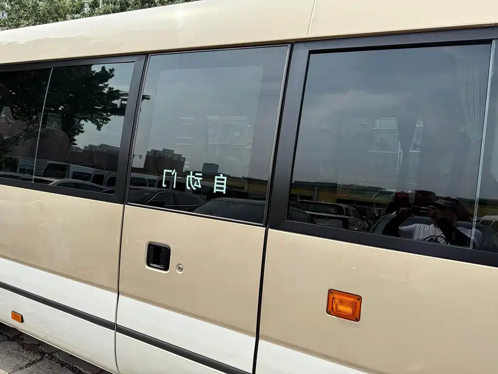 Toyota Coaster — миниатюра 8