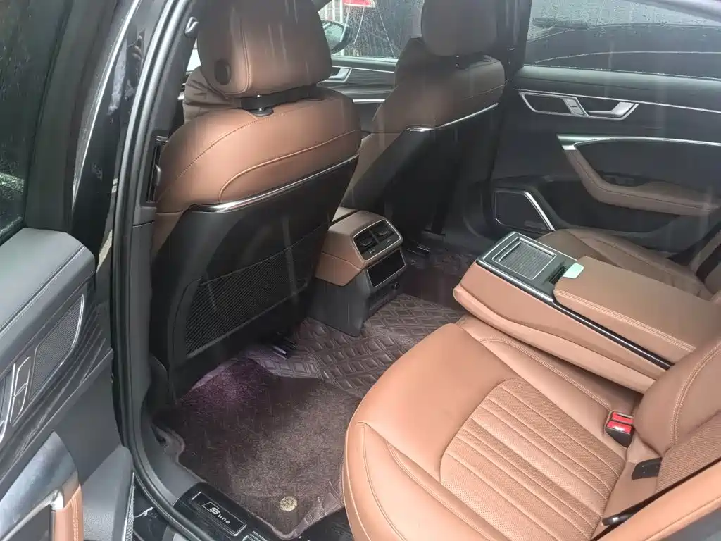 Audi A6L — миниатюра 7
