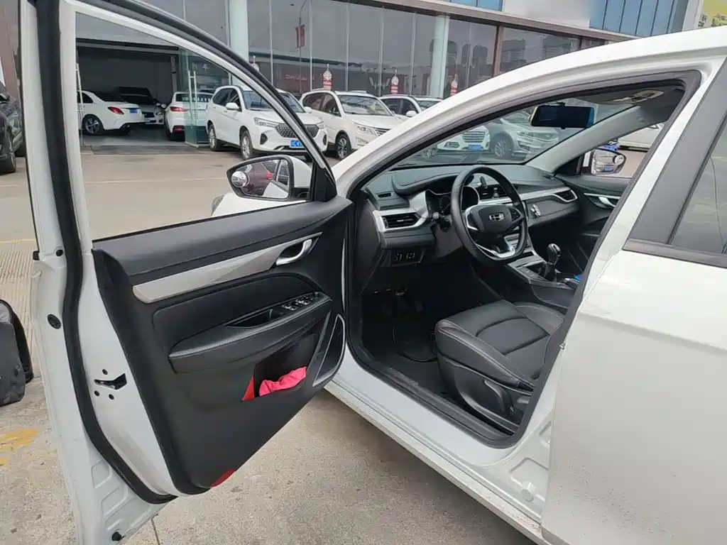 Geely Emgrand — миниатюра 16