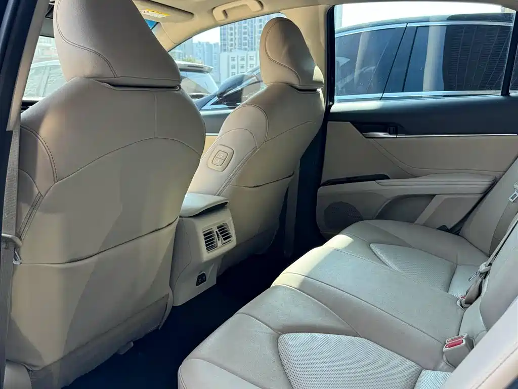 Toyota Camry 2021 2.5G Luxury