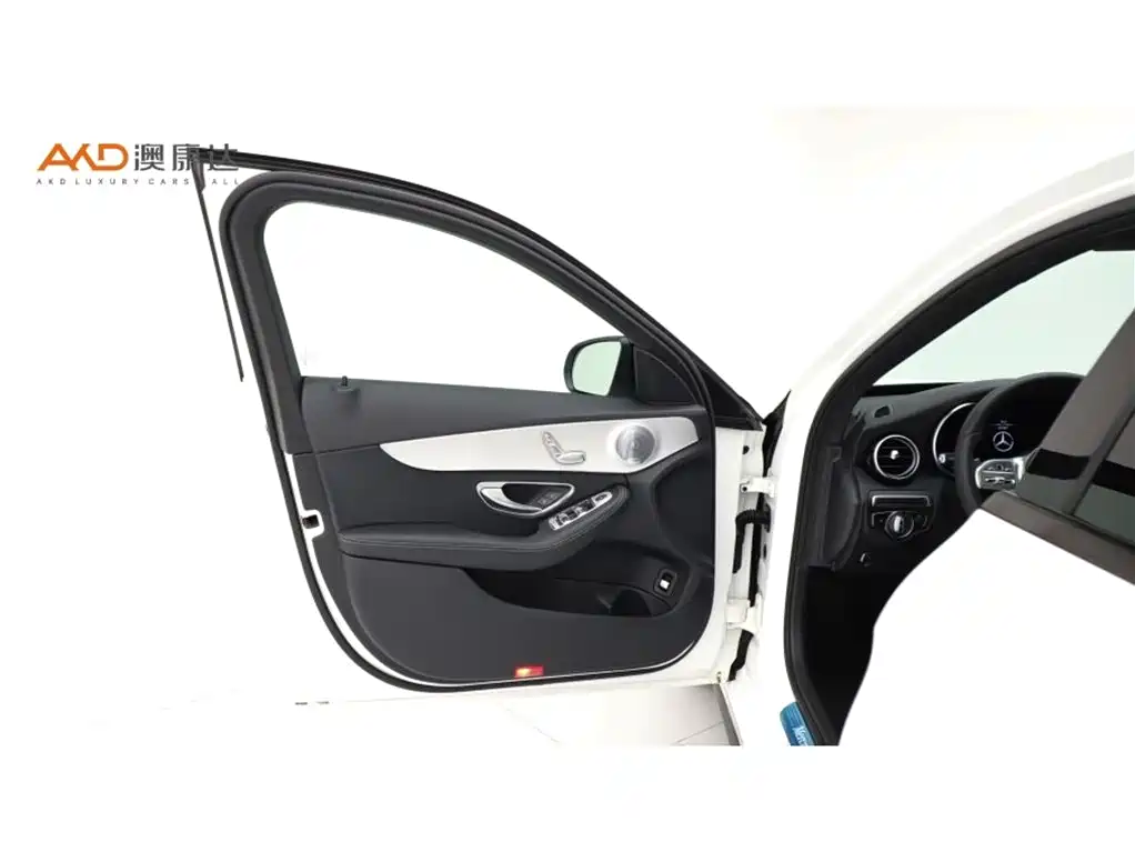 Mercedes-Benz C-Class — миниатюра 10