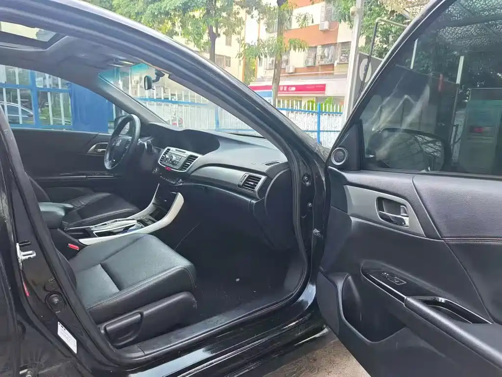 Honda Accord — миниатюра 5
