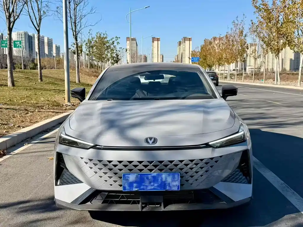 CHANGAN UNI V